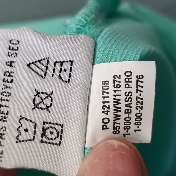 World wide Sportsman sleevless top. Button down with colar. Size large. Fishing. - Picture 13 of 13